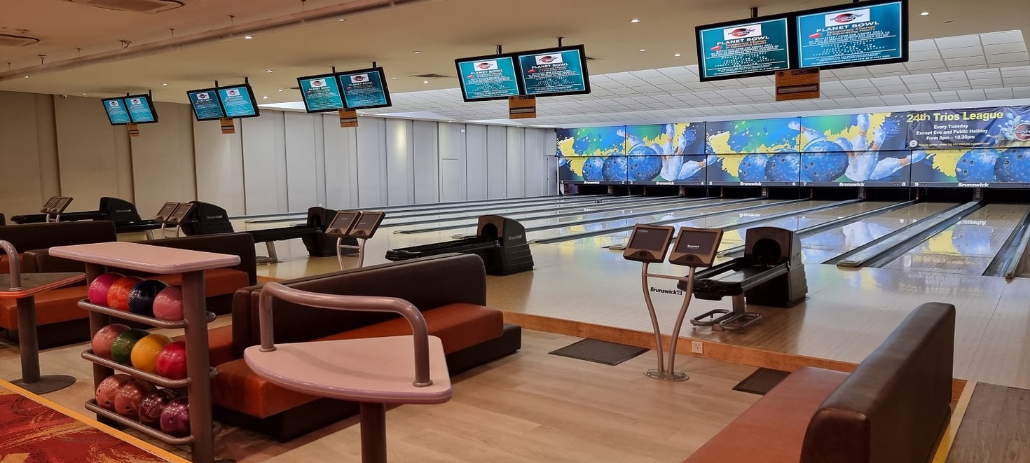10 Bowling Alleys in Singapore For A Rolling Good Time [+Prices]